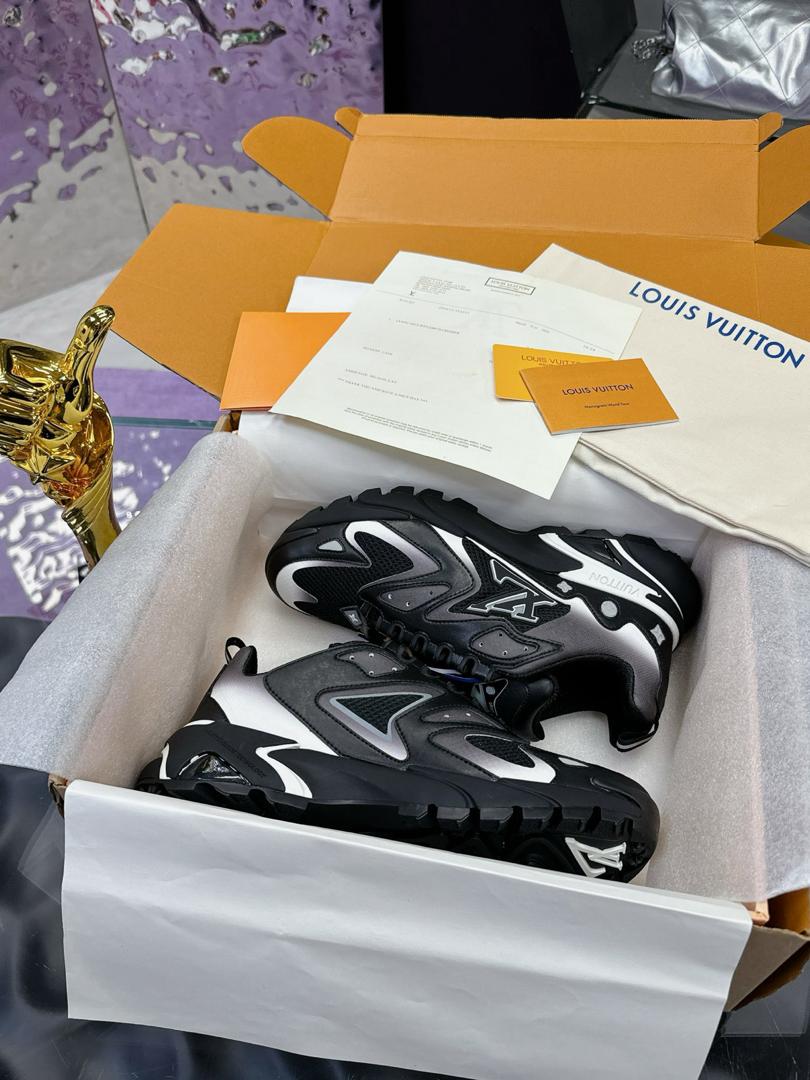 LV Louis Vuitton Trainer (Novo Modelo)