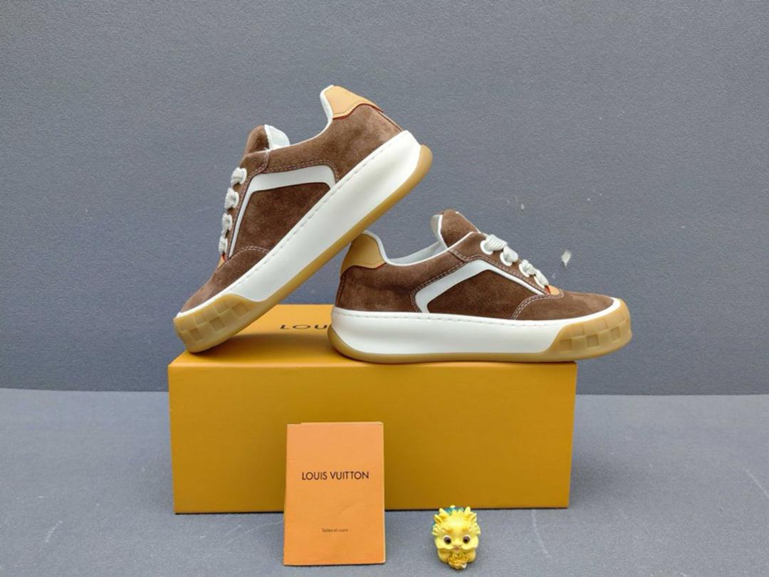 LV Louis Vuitton Tilted