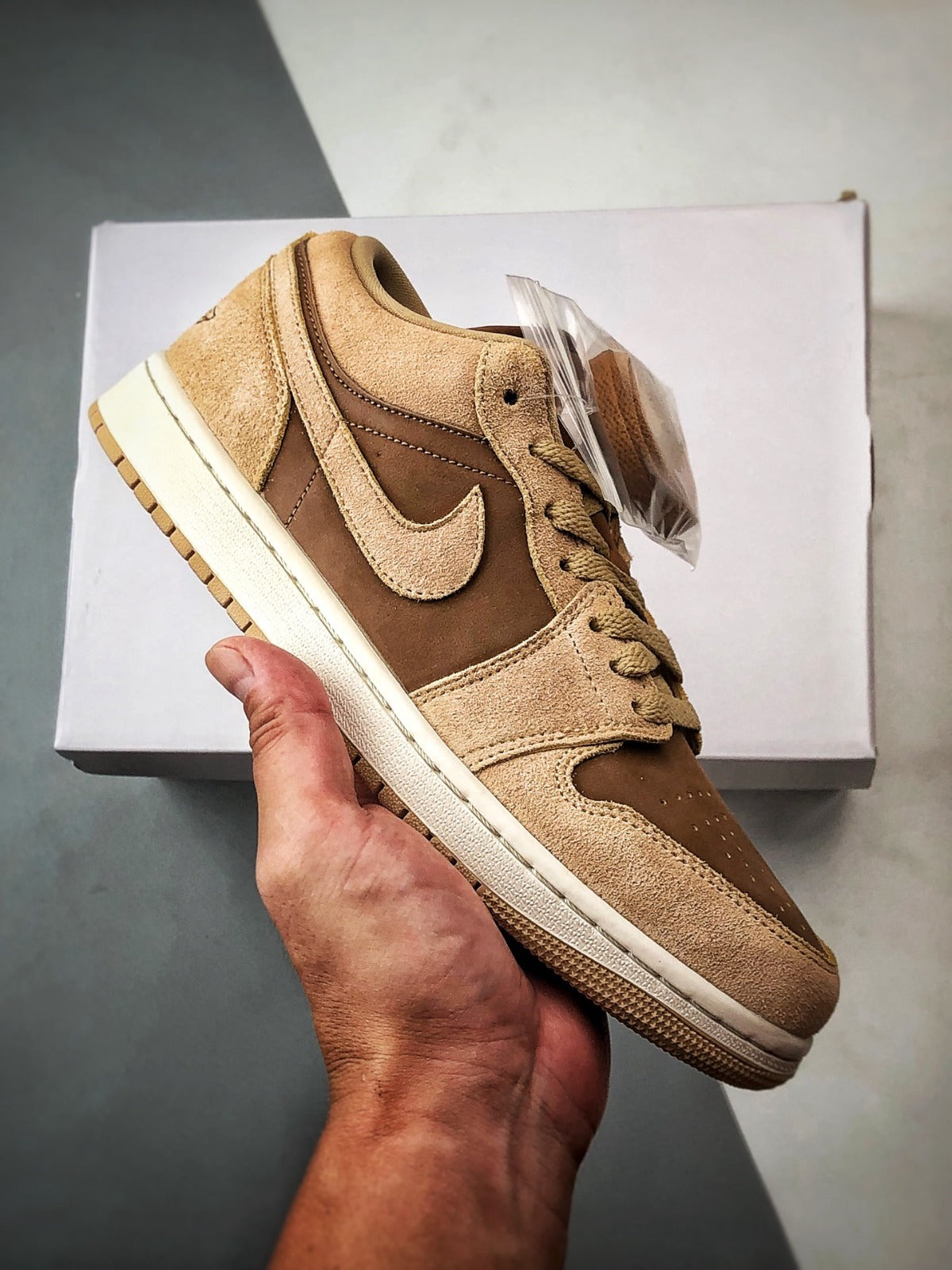 Nike Air Jordan 1 Low "Legend Medium Brown"