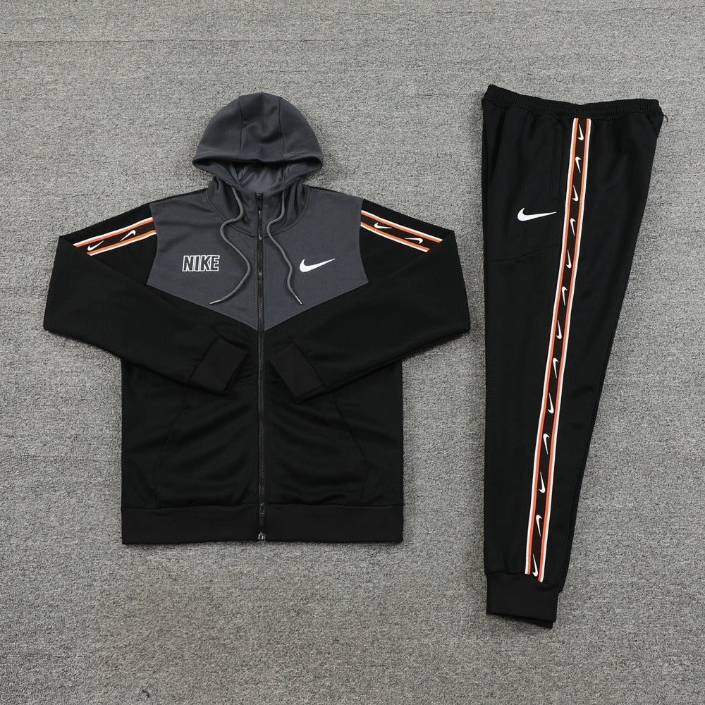 Conjunto Nike Repeat
