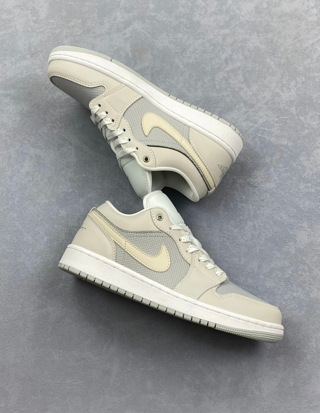 Air Jordan 1 Low SE "Off White/Soft Pearl"
