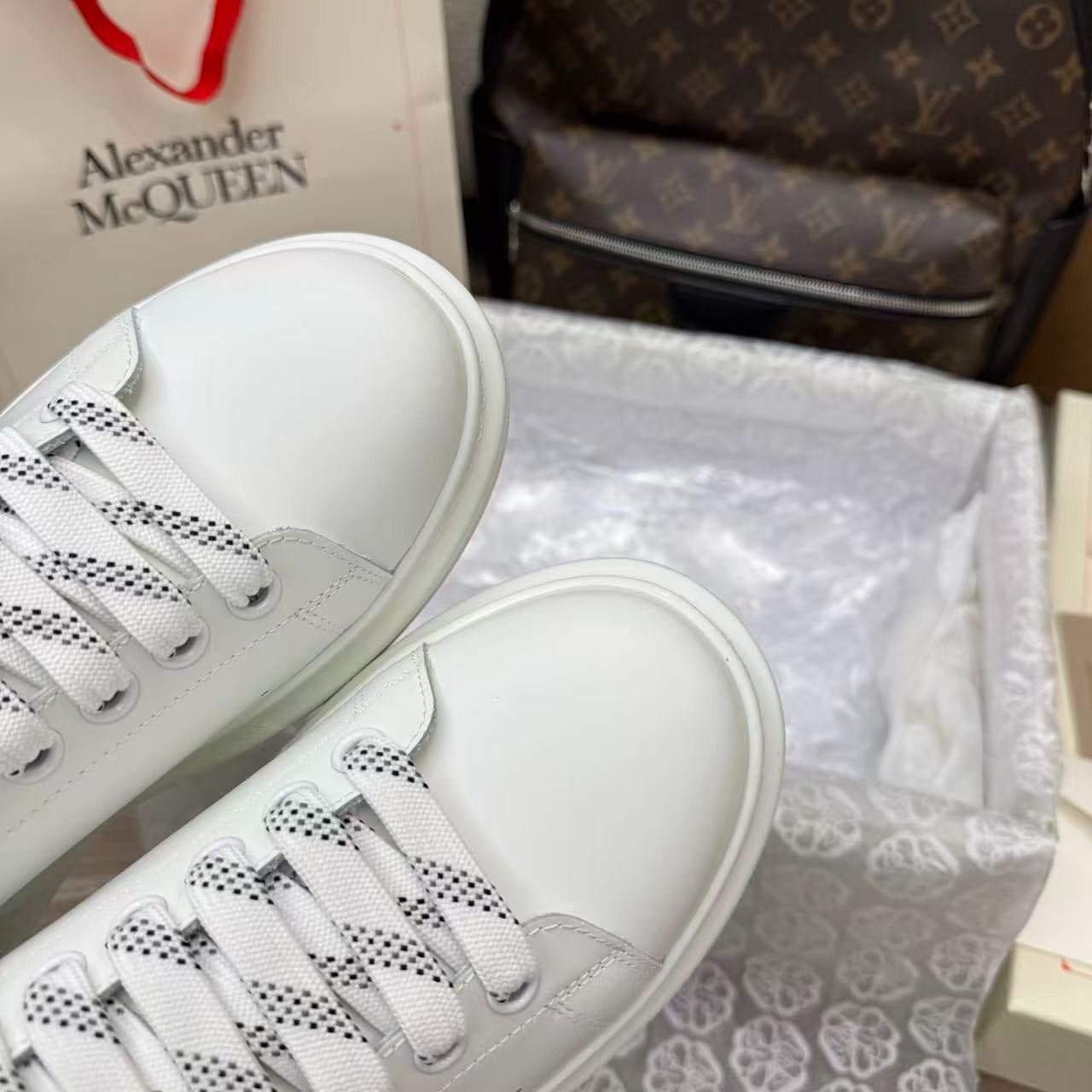 Alexander McQueen Larry
