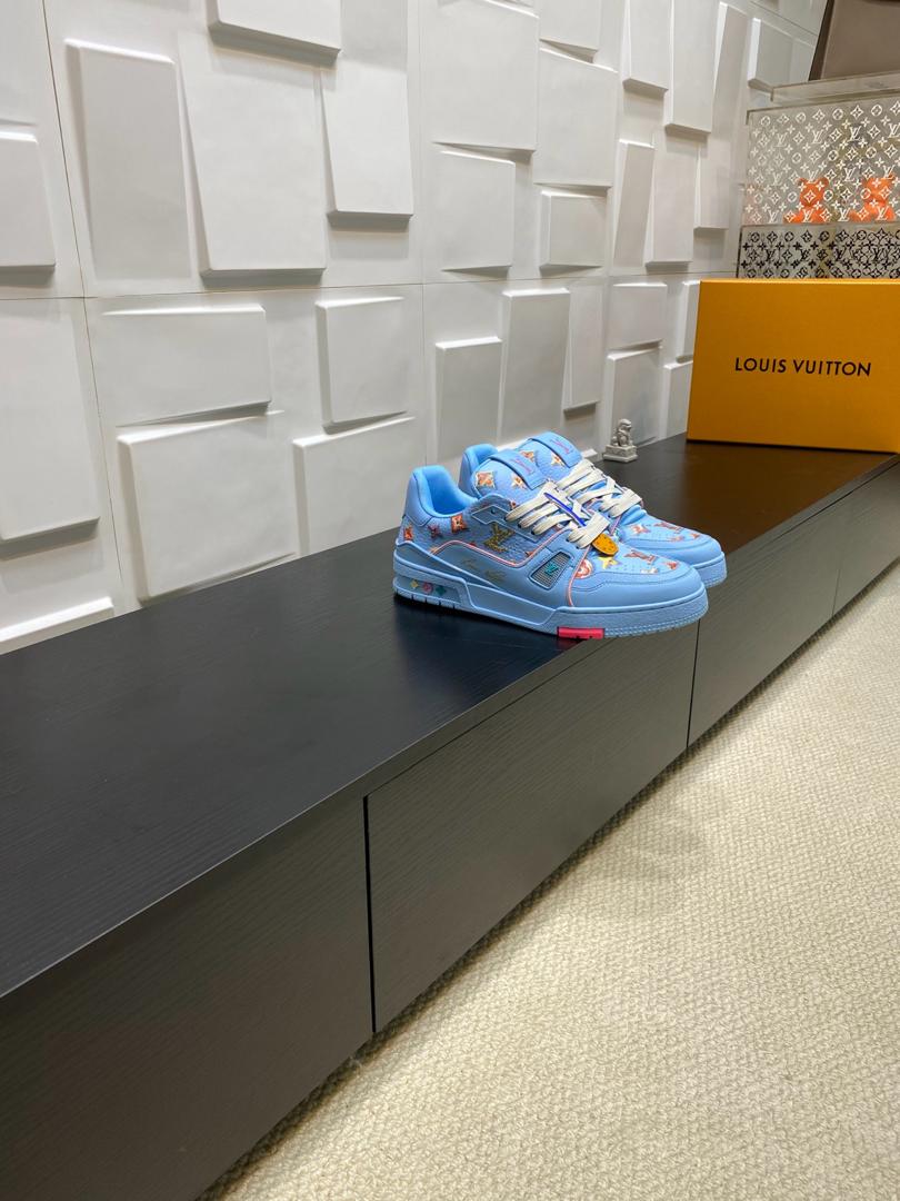 LV Louis Vuitton Trainer Monogram Donuts
