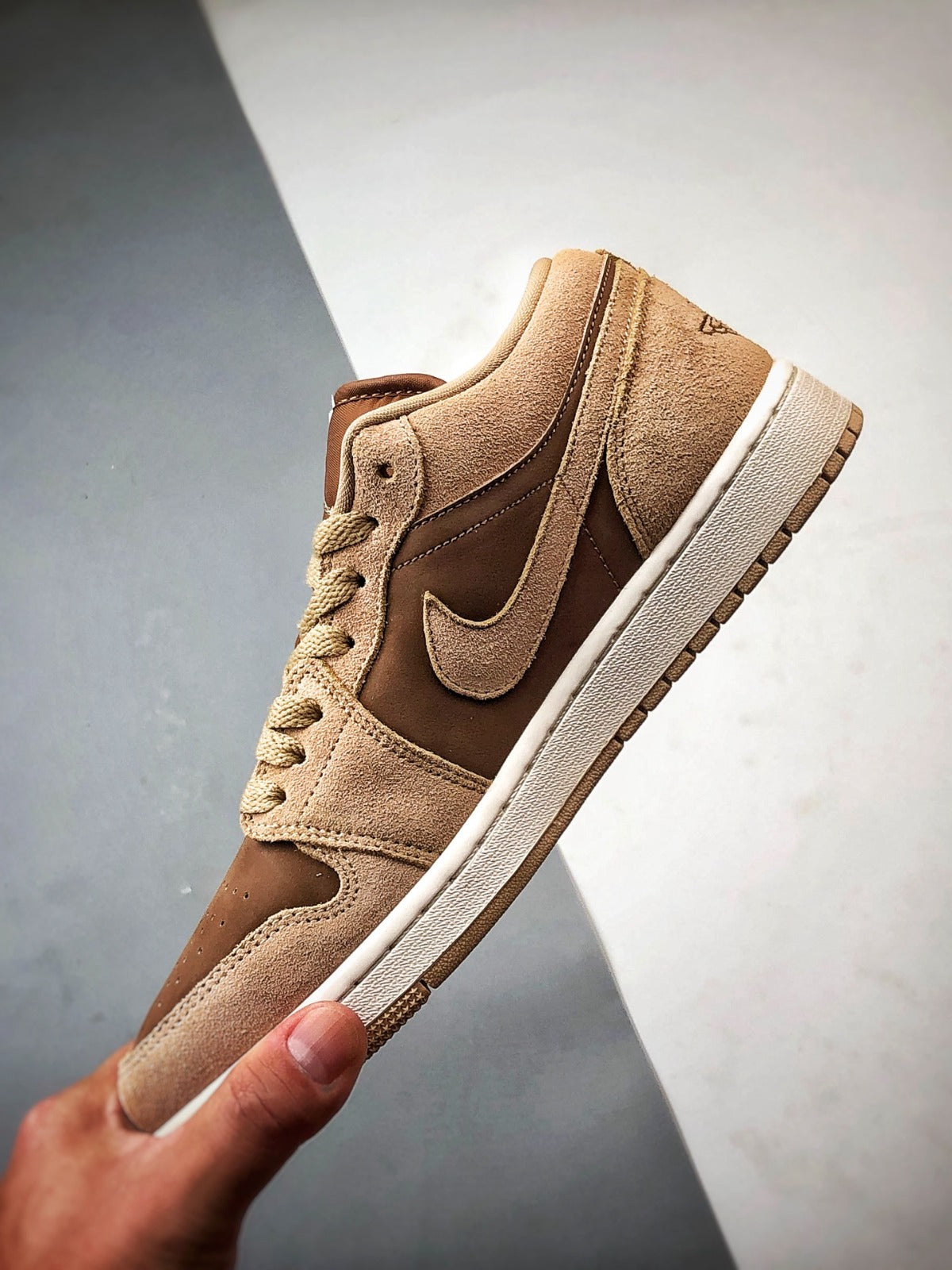 Nike Air Jordan 1 Low "Legend Medium Brown"