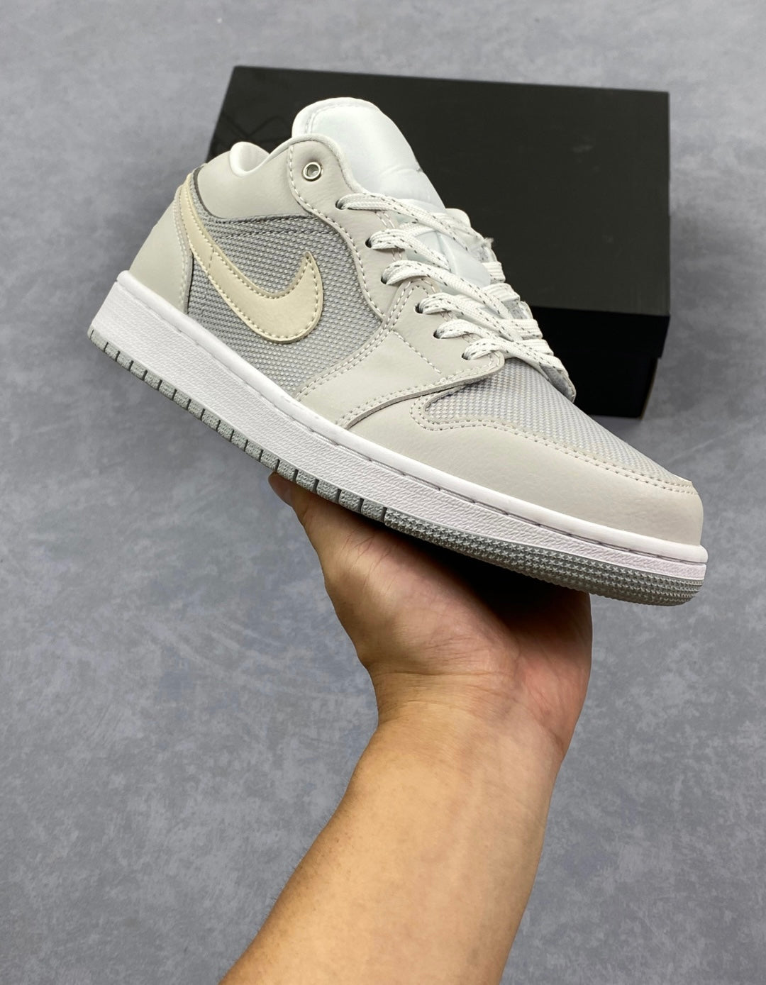 Air Jordan 1 Low SE "Off White/Soft Pearl"