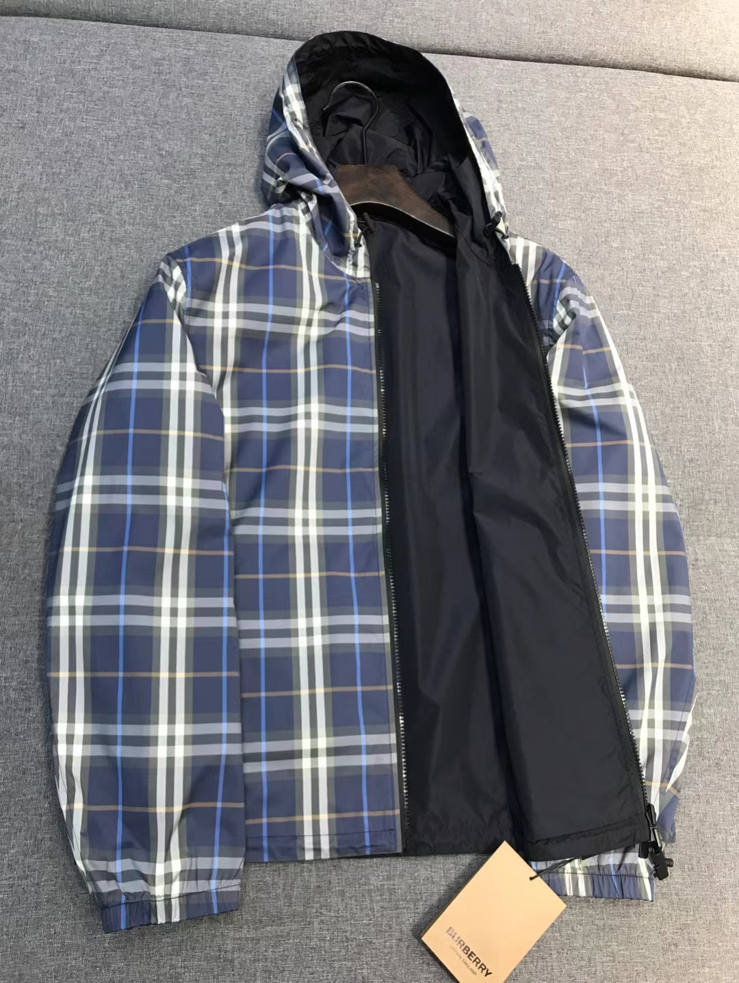 Casaco Burberry reversível modelo Newport