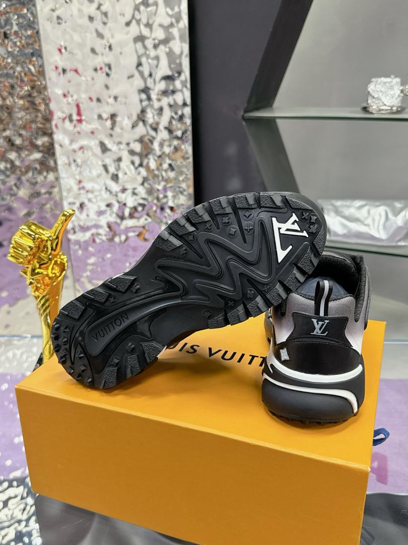 LV Louis Vuitton Trainer (Novo Modelo)