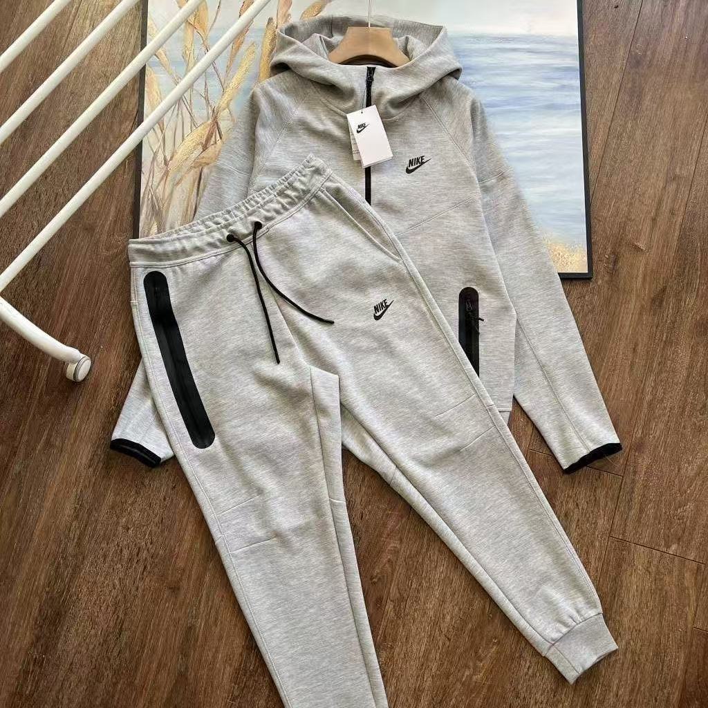 Conjunto Nike Tech