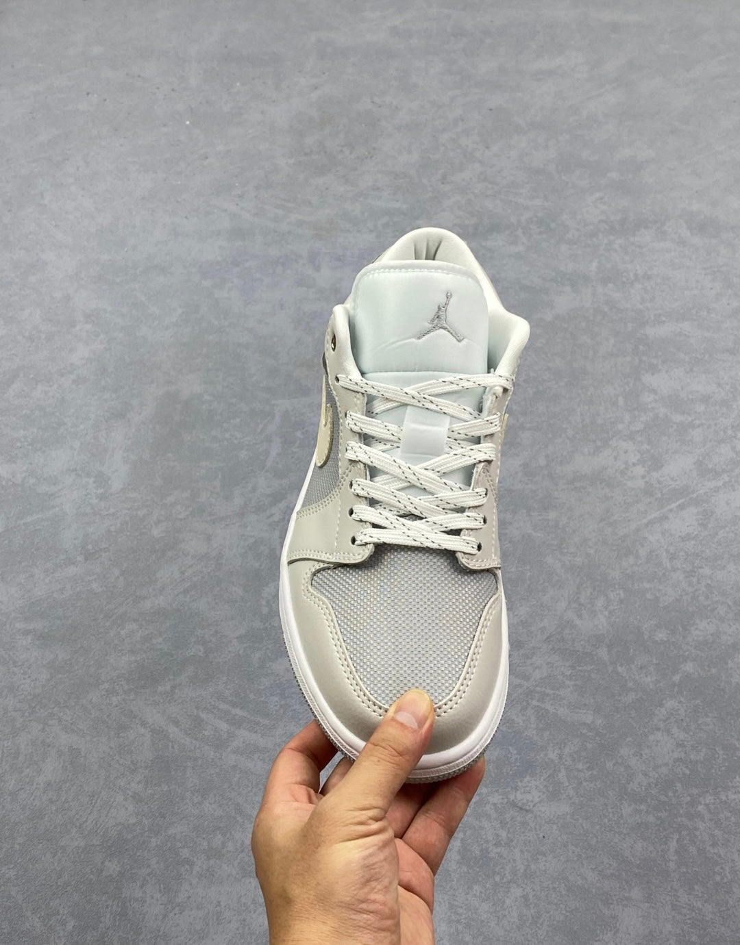Air Jordan 1 Low SE "Off White/Soft Pearl"