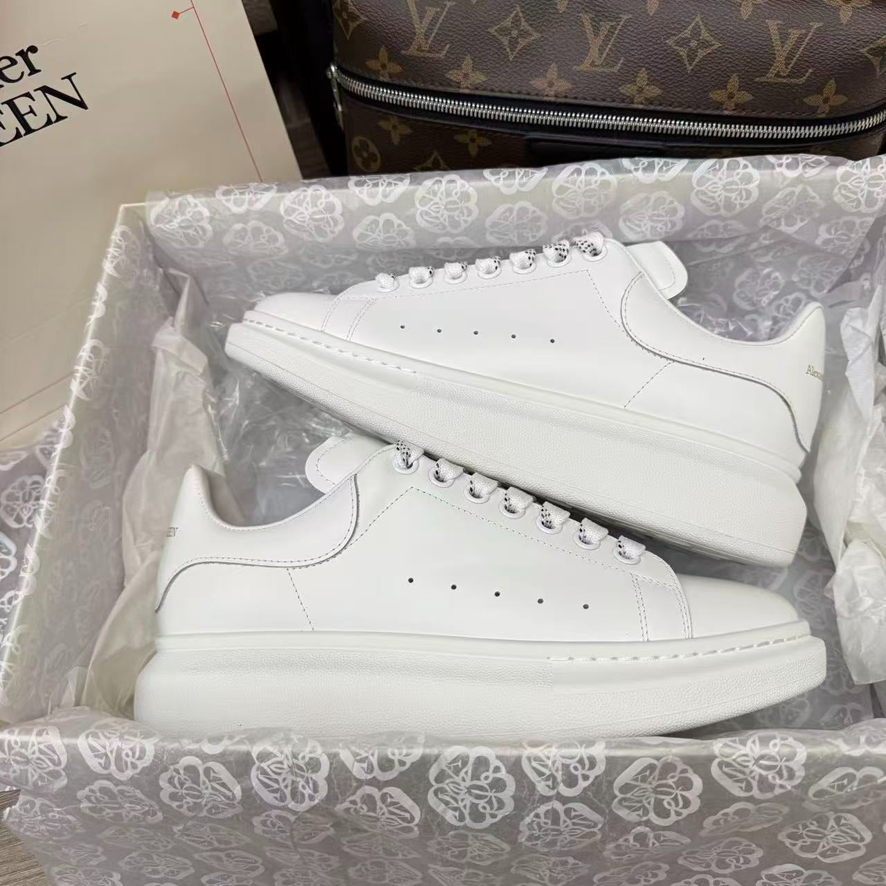 Alexander McQueen Larry