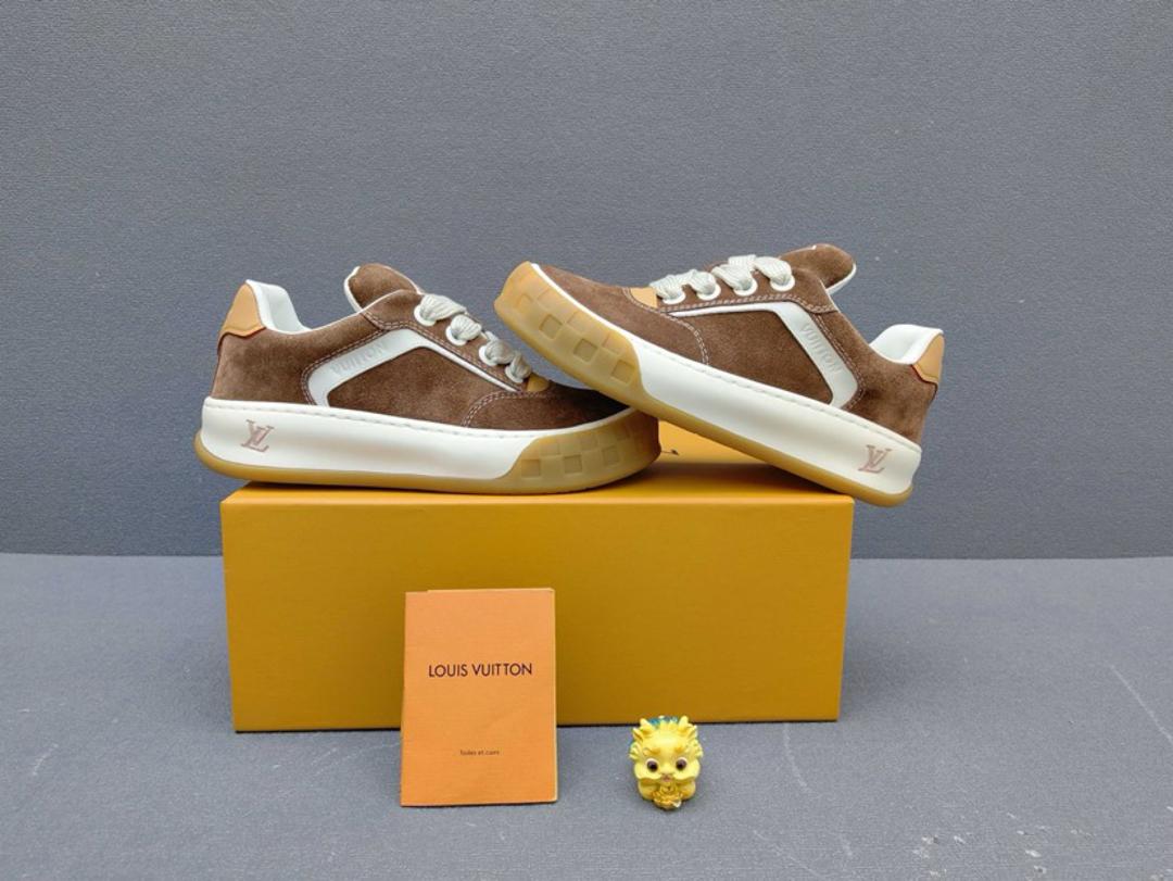 LV Louis Vuitton Tilted