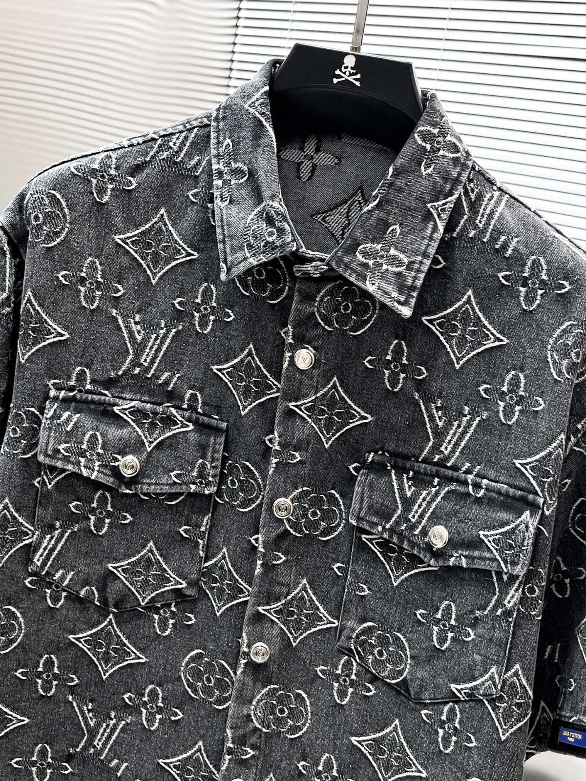 Conjunto LV Louis Vuitton monograma LV em ganga