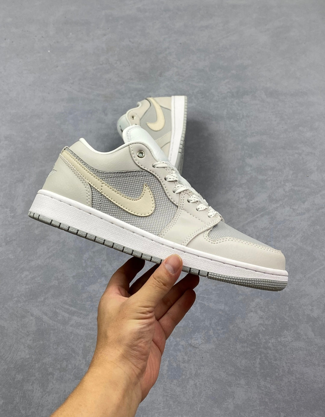 Air Jordan 1 Low SE "Off White/Soft Pearl"