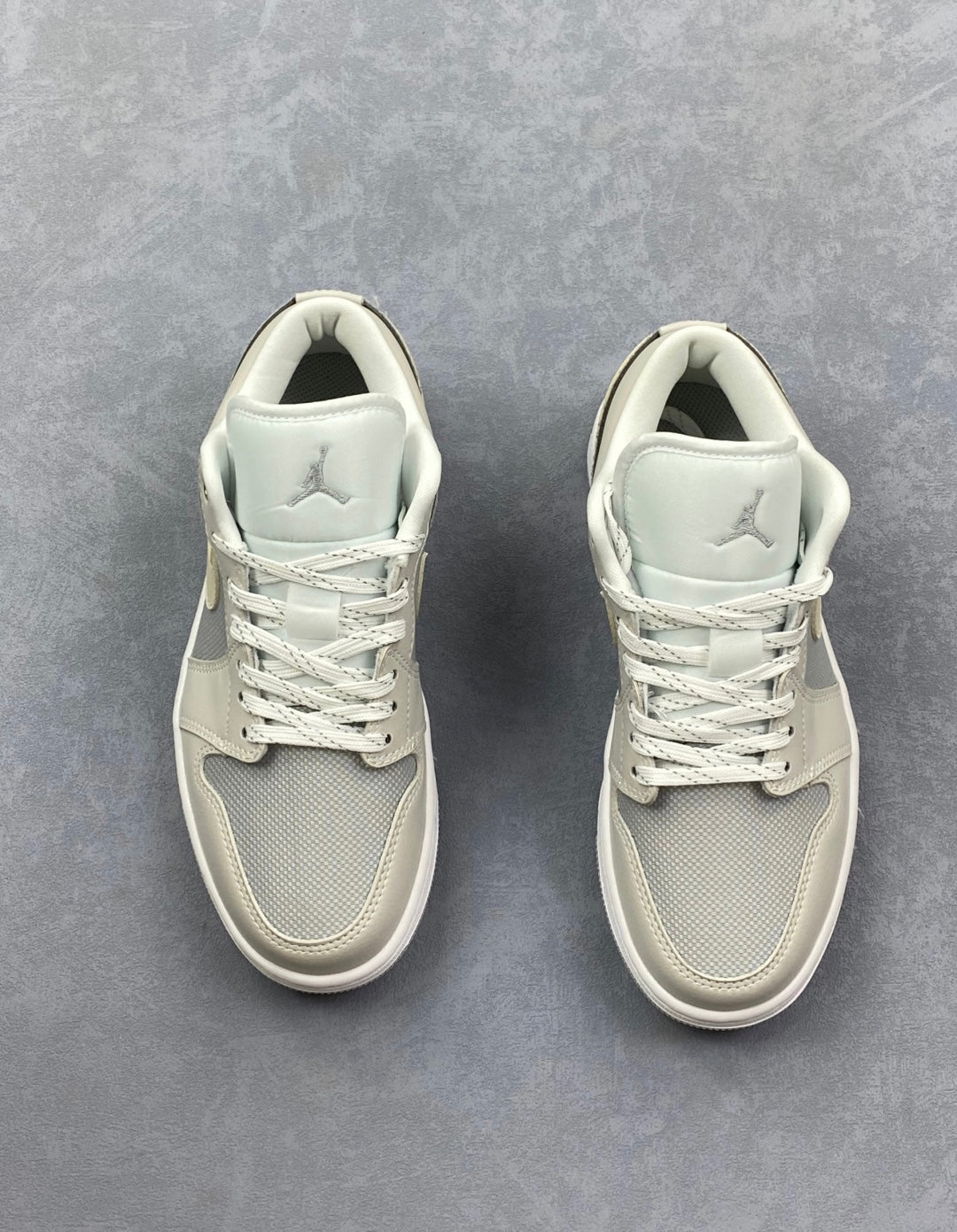 Air Jordan 1 Low SE "Off White/Soft Pearl"