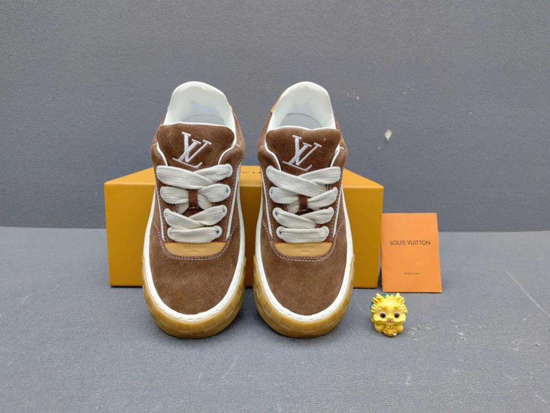 LV Louis Vuitton Tilted