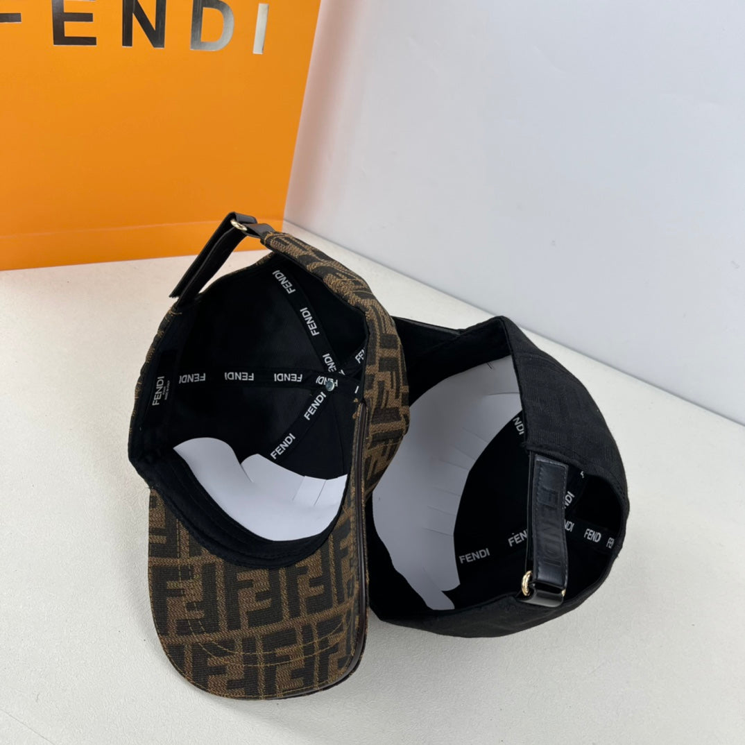 Boné Fendi
