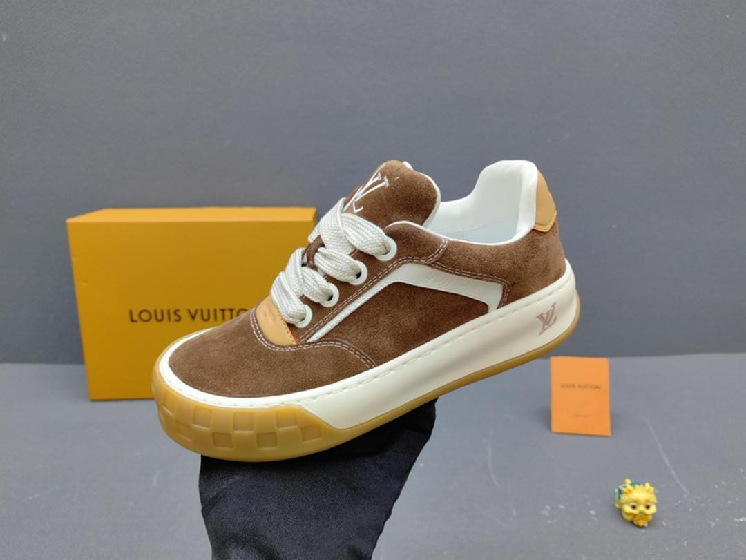 LV Louis Vuitton Tilted