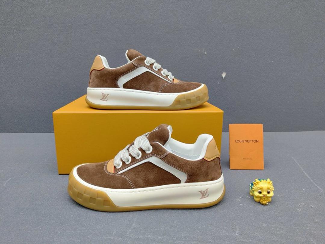 LV Louis Vuitton Tilted