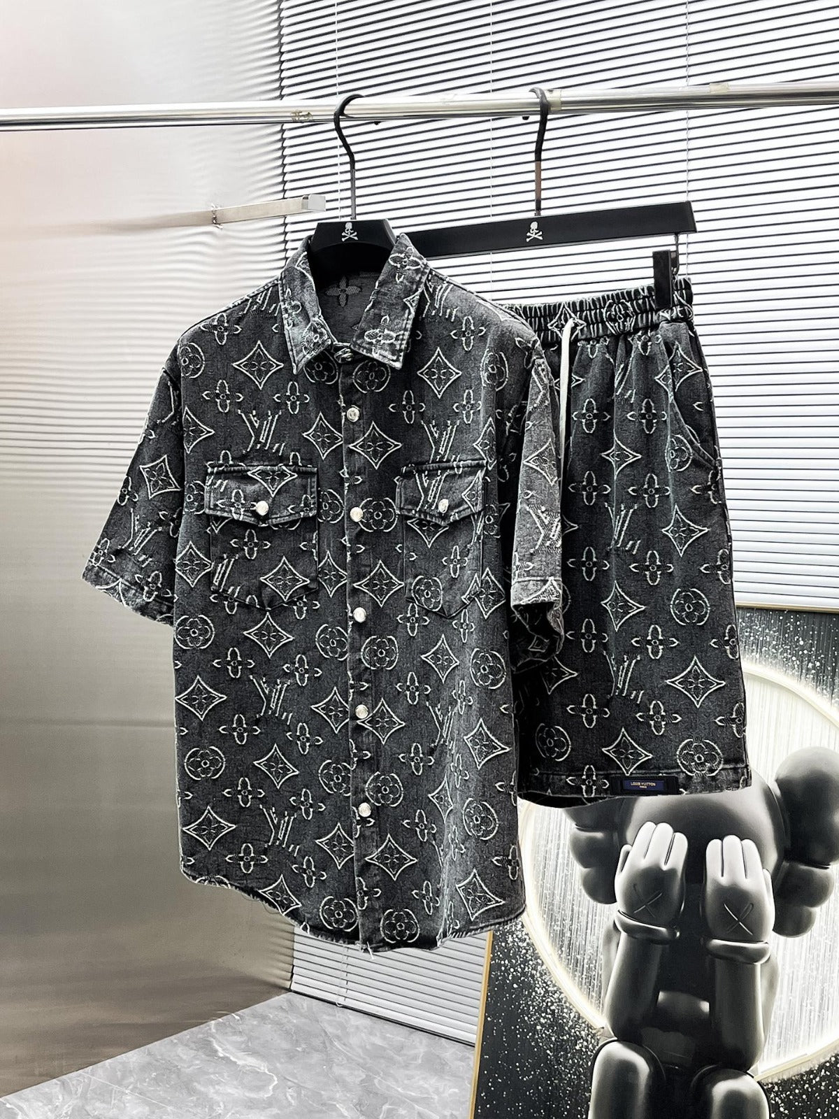 Conjunto LV Louis Vuitton monograma LV em ganga