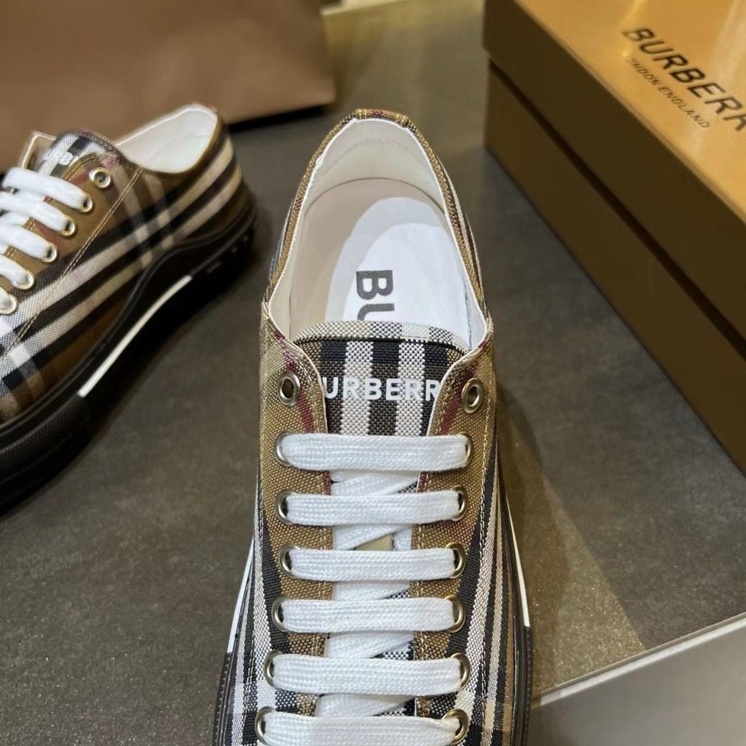 Burberry Vintage Check
