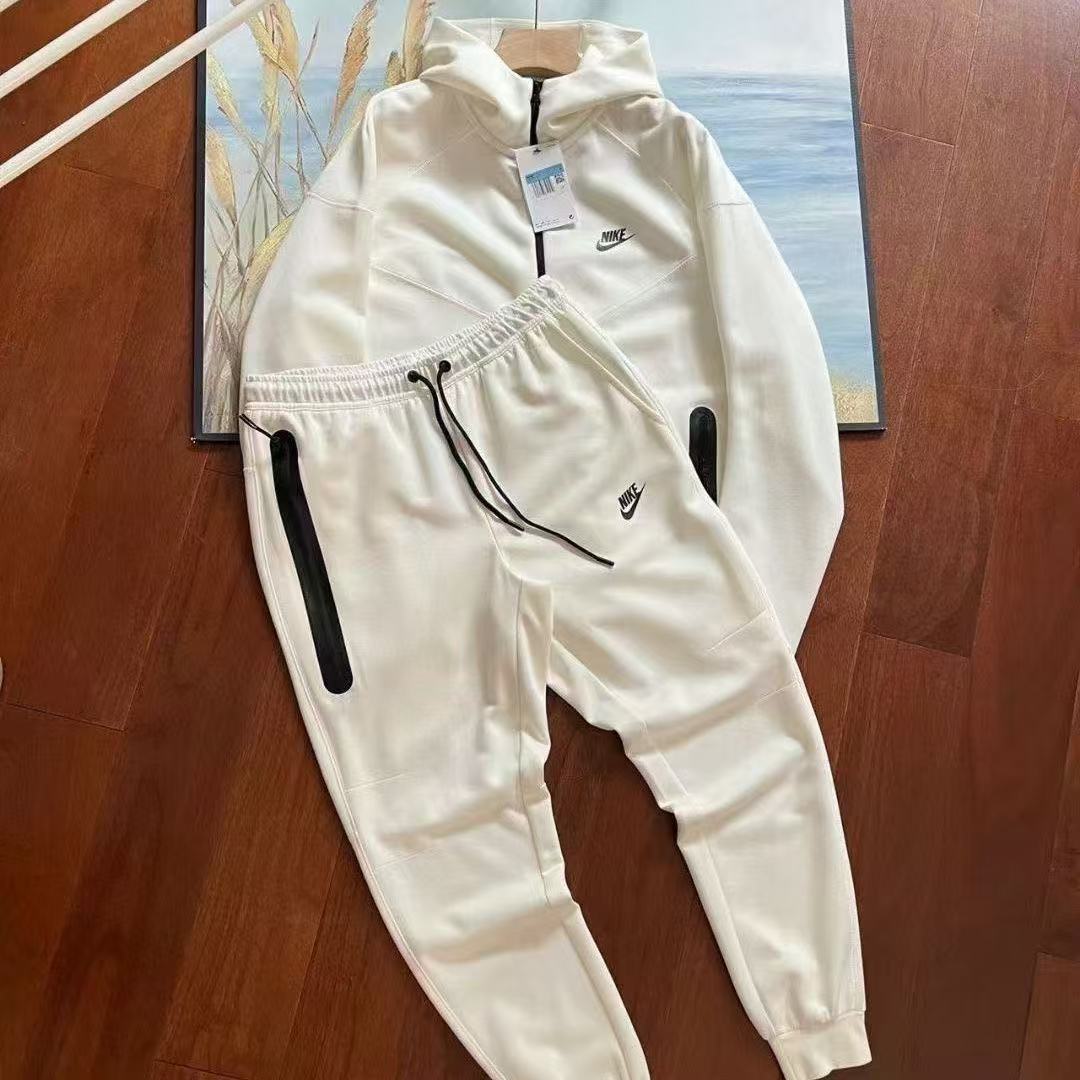 Conjunto Nike Tech