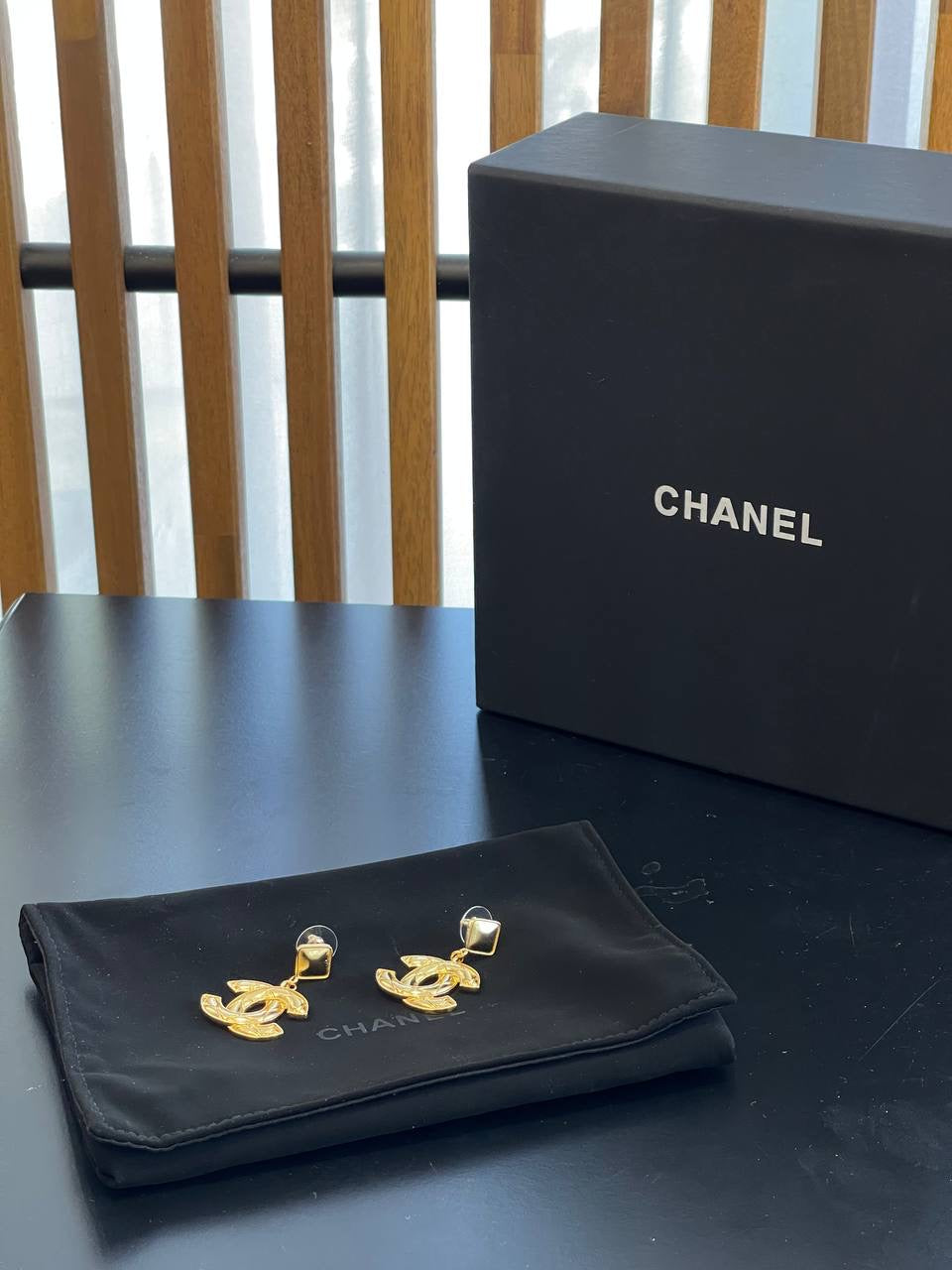 Brincos pendentes Chanel vintage