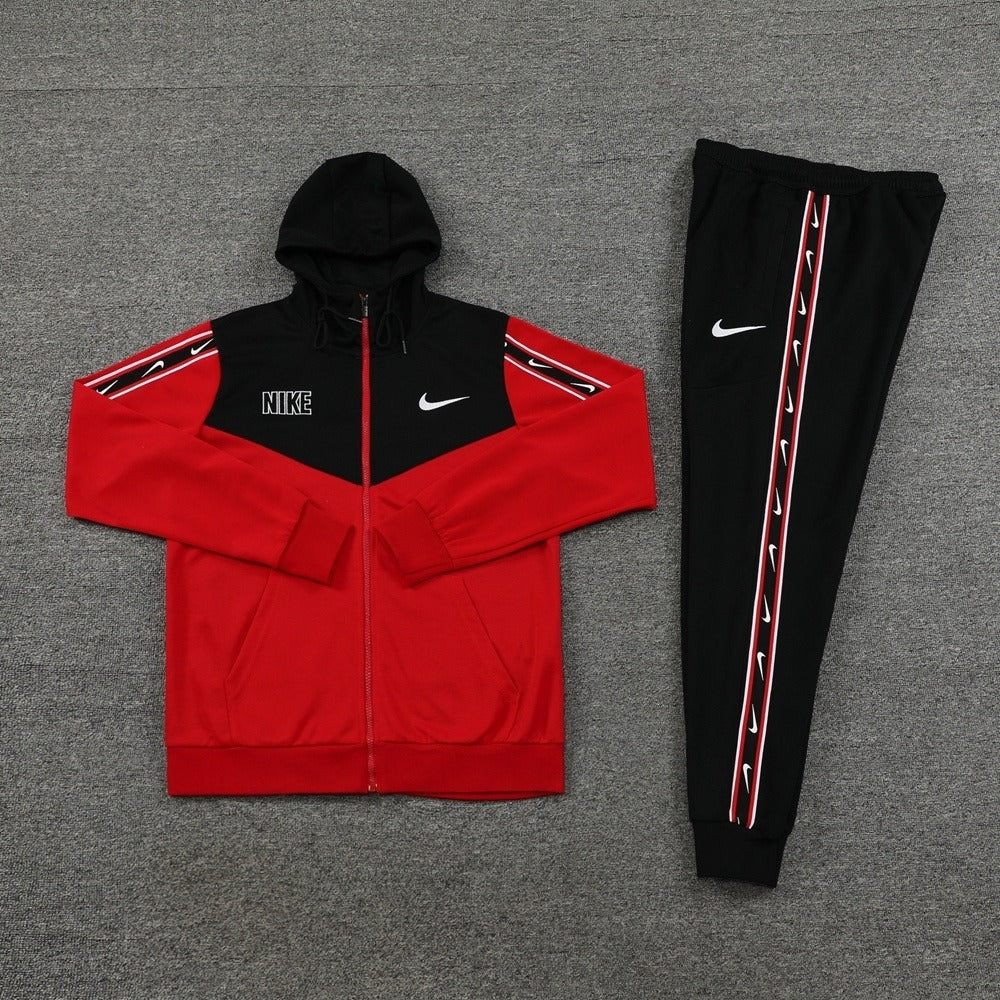 Conjunto Nike Repeat