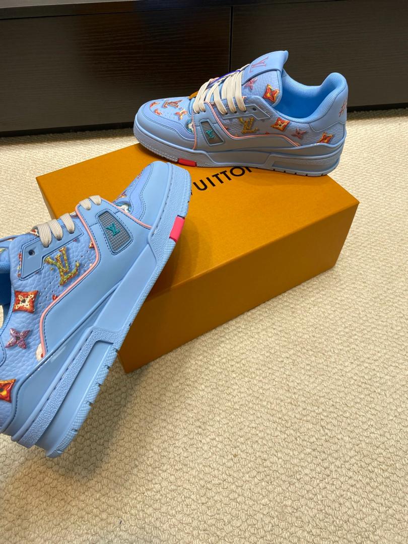 LV Louis Vuitton Trainer Monogram Donuts