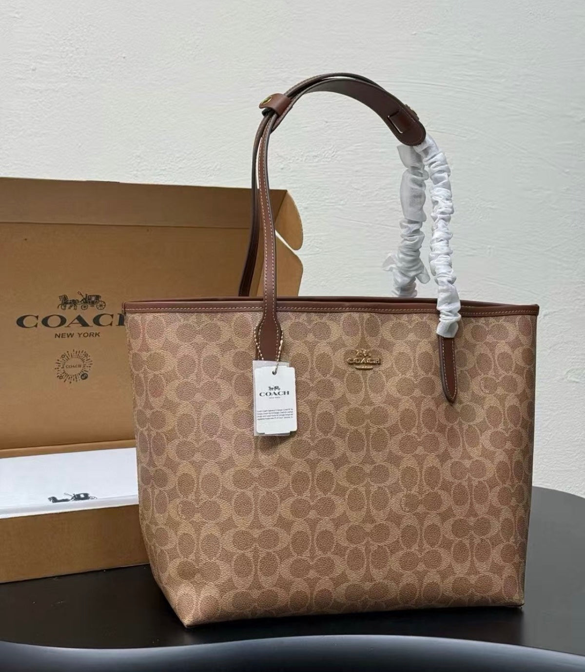 Coach City Tote Bag In Signature Canvas