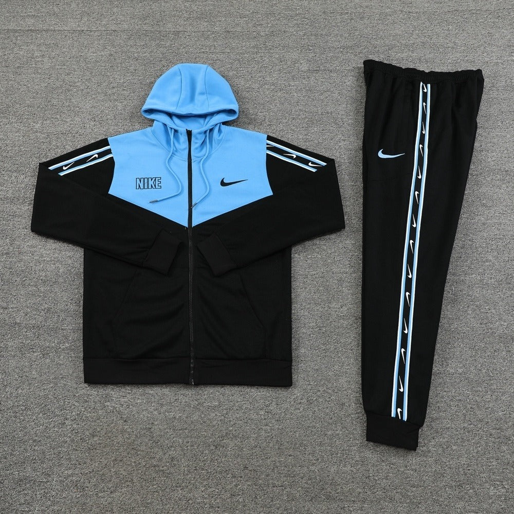 Conjunto Nike Repeat