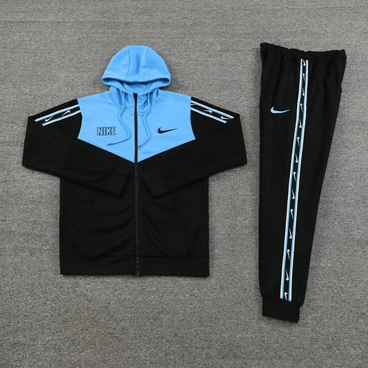 Conjunto Nike Repeat