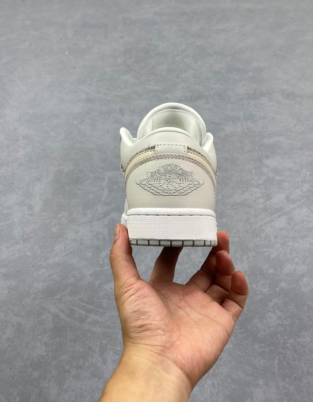 Air Jordan 1 Low SE "Off White/Soft Pearl"