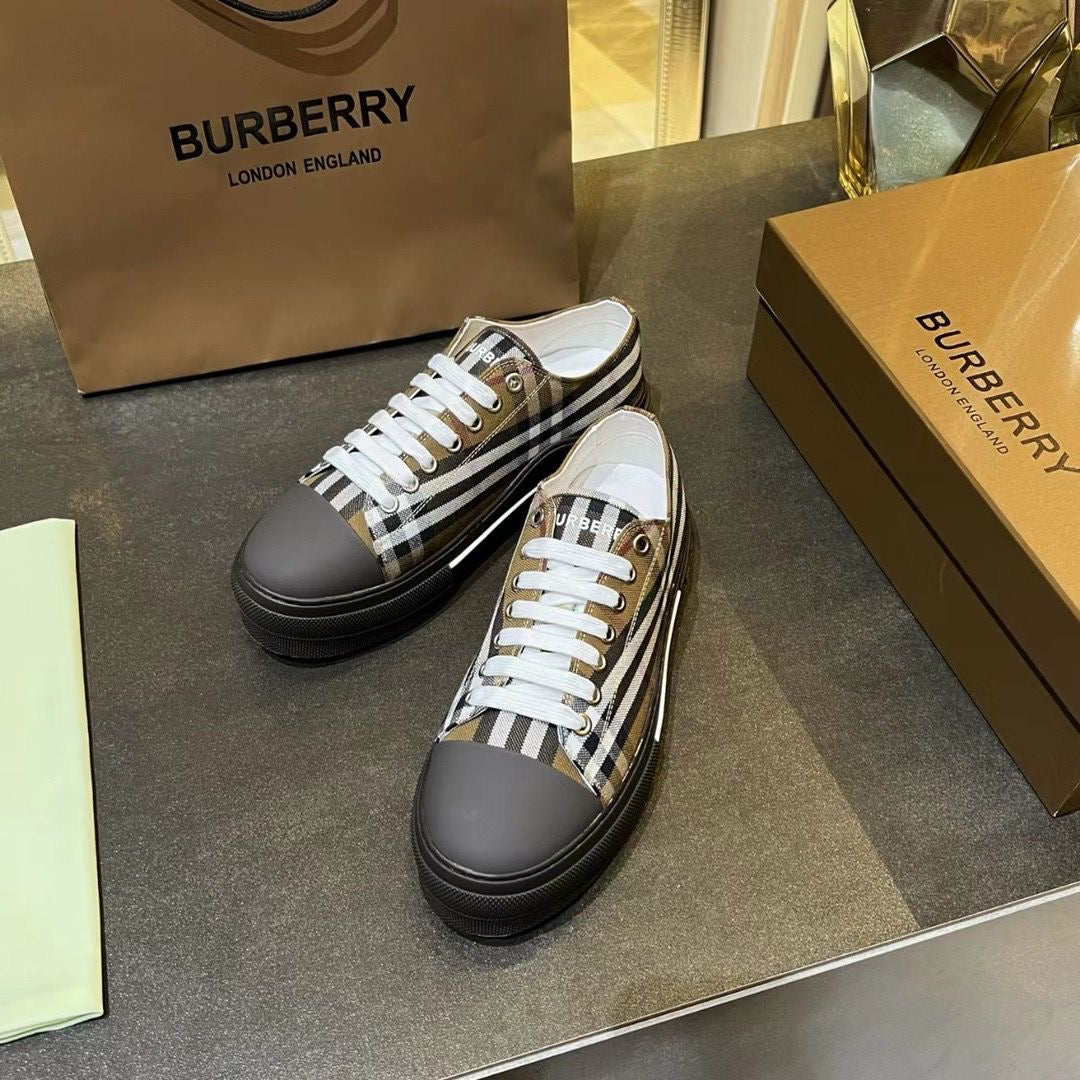 Burberry Vintage Check
