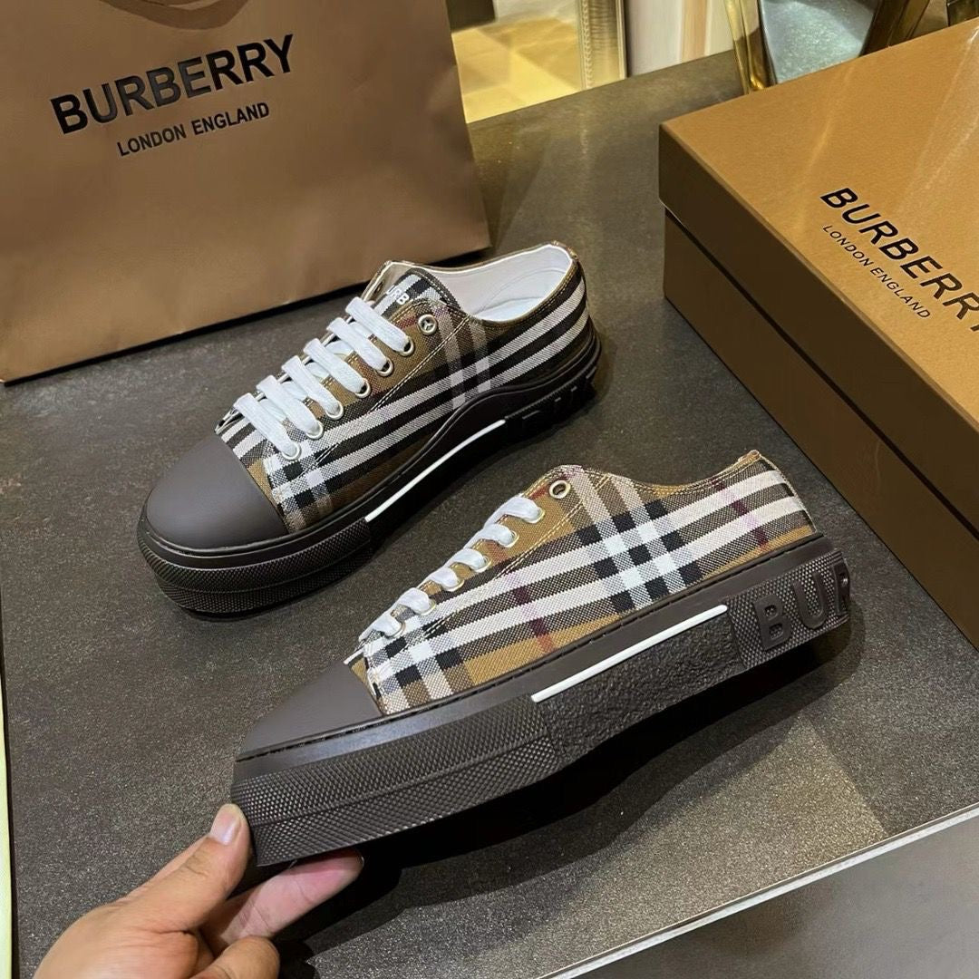 Burberry Vintage Check