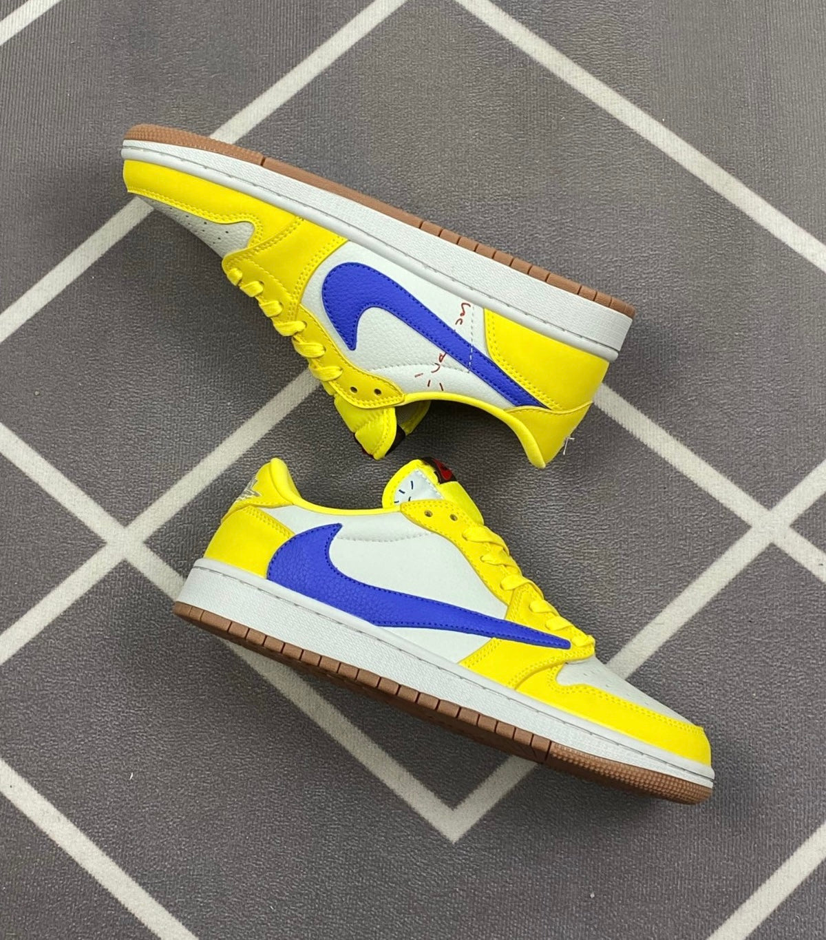 Nike Air Jordan 1 Retro Low OG SP "Canary" x Travis Scott