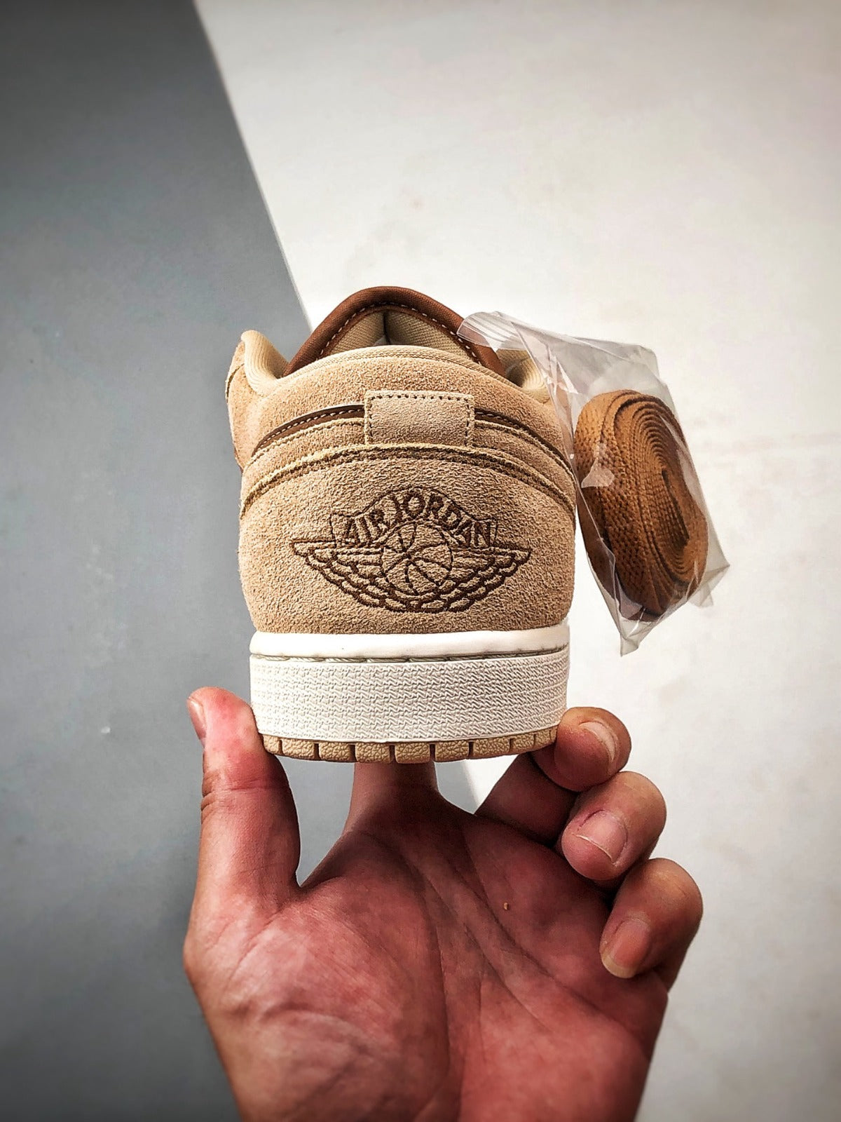 Nike Air Jordan 1 Low "Legend Medium Brown"