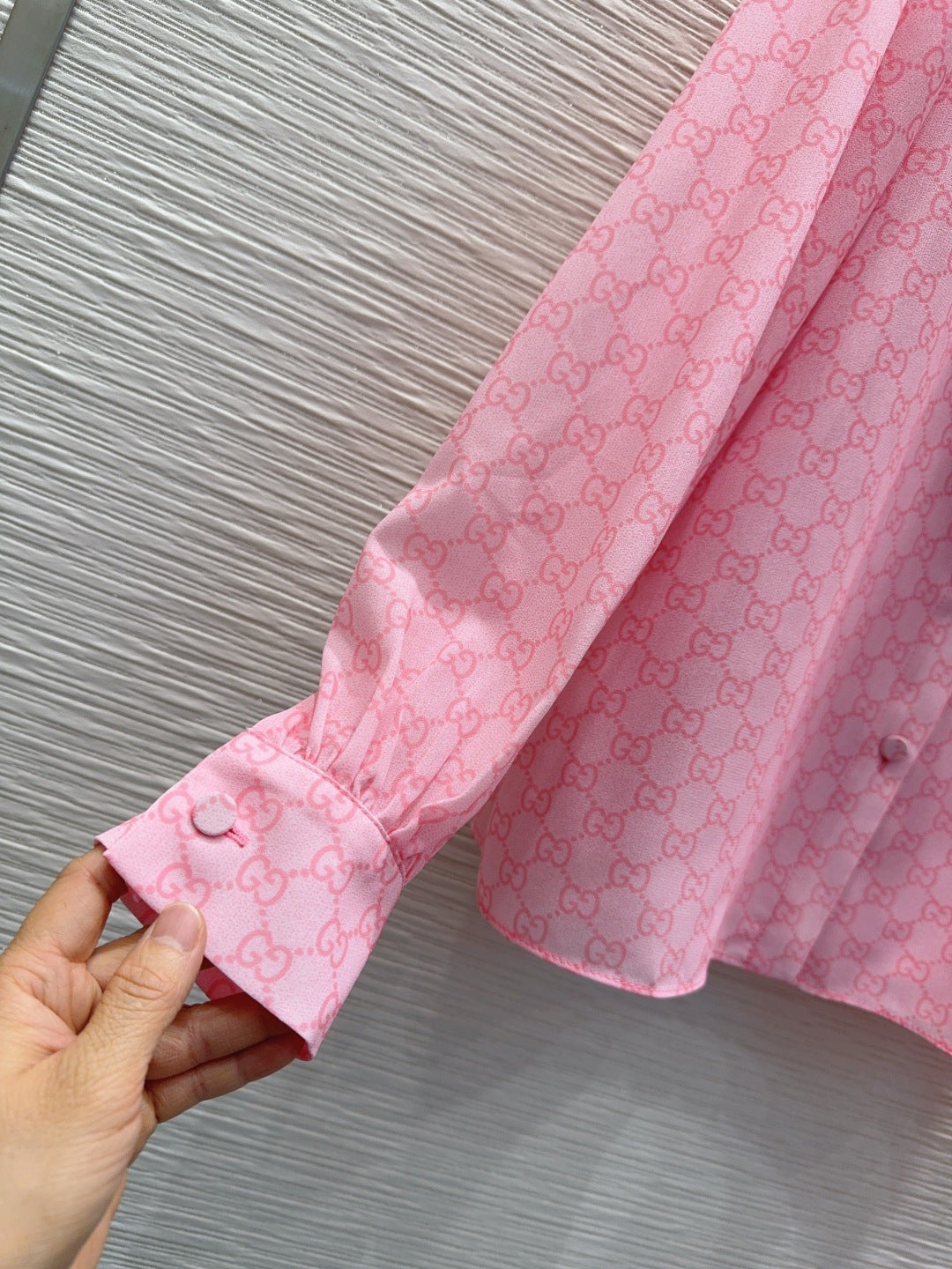 Blusa GG Gucci chifon de seda estampada