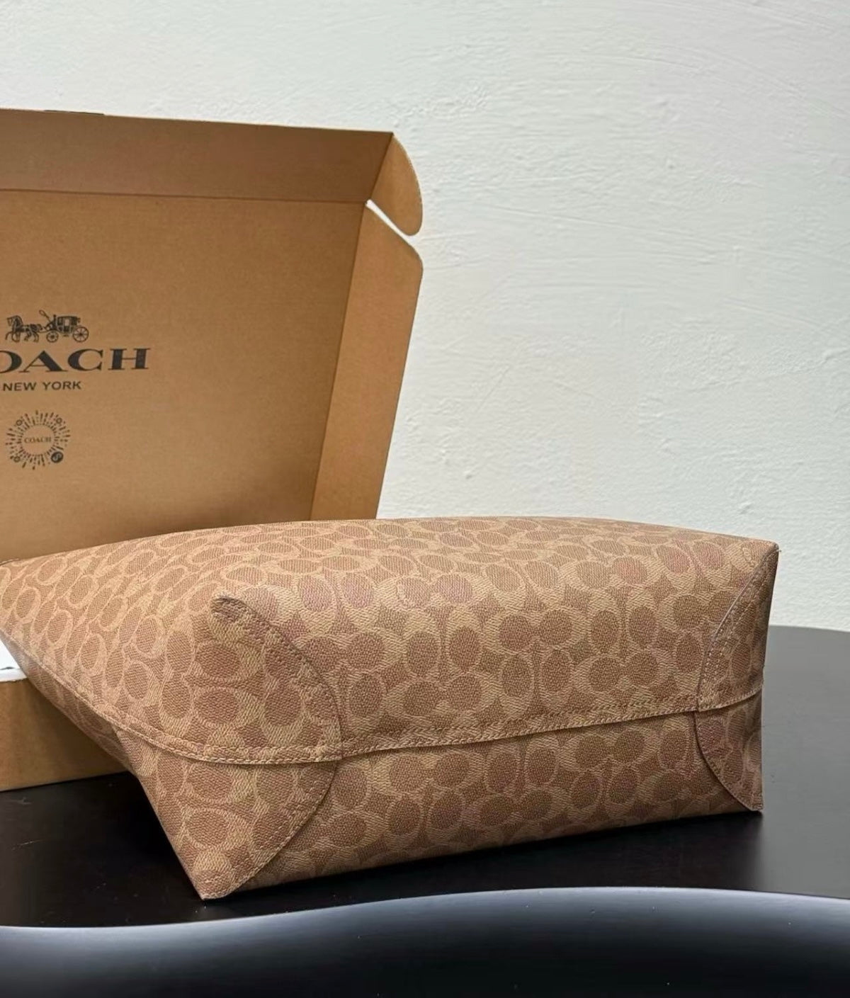 Coach City Tote Bag In Signature Canvas