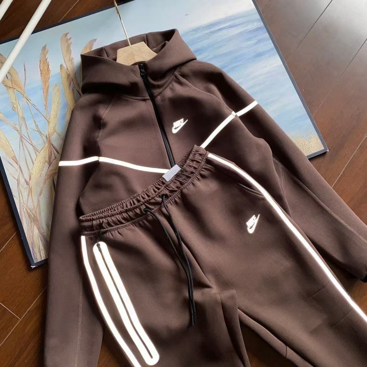 Conjunto Nike Tech
