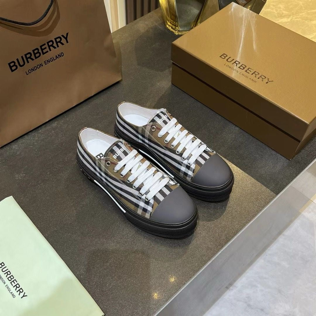 Burberry Vintage Check