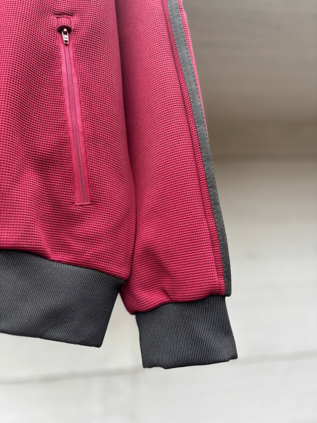 Adidas Originals Campera de punto Burdeos + Negro